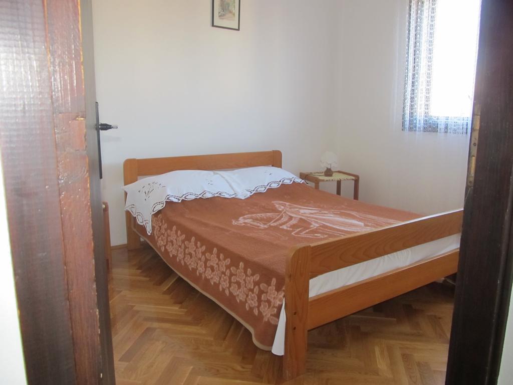 Apartment Razum พูลา ภายนอก รูปภาพ