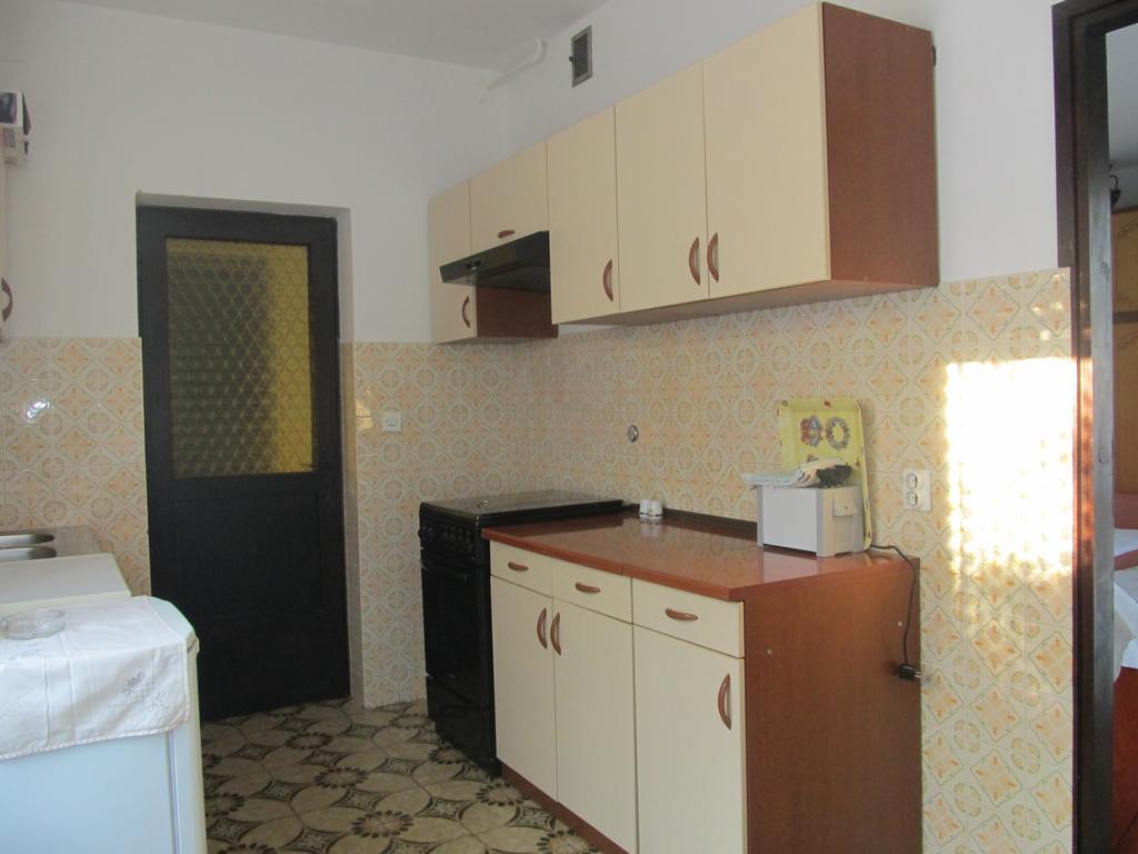 Apartment Razum พูลา ภายนอก รูปภาพ